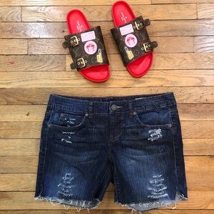TOMMY HILFIGER DISTRESSED FESTIVAL CUT OFF SHORTS